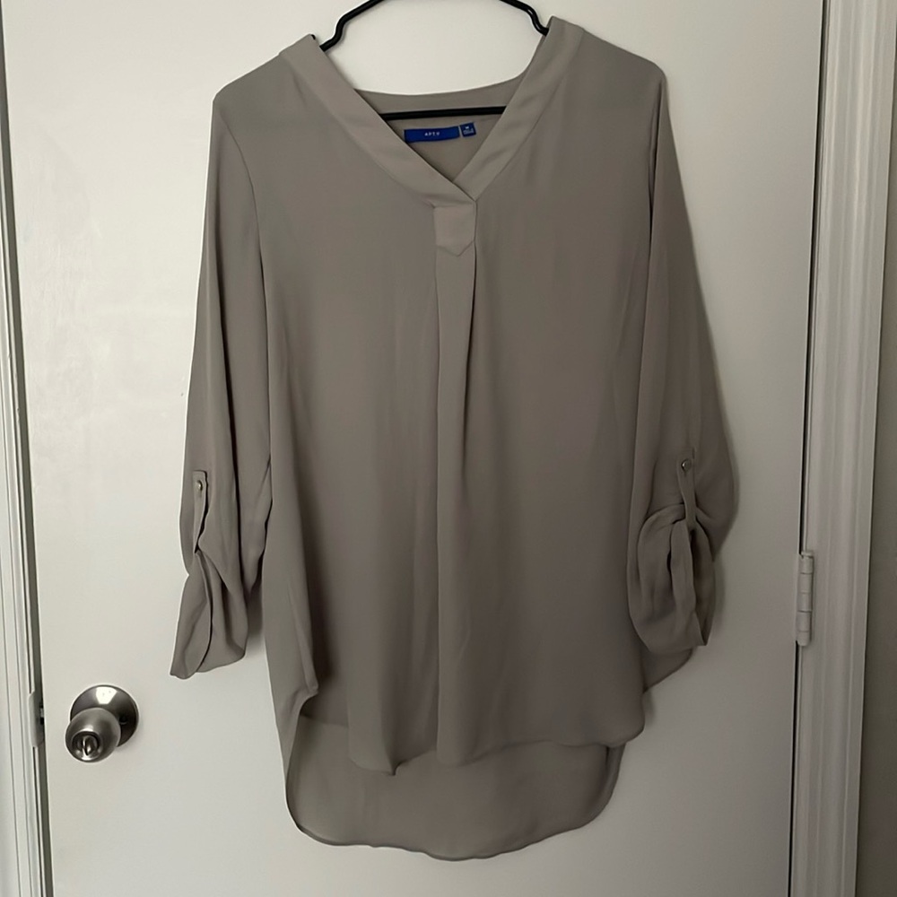 Women’s grey dress top